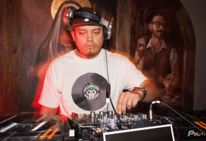 Tony Comfort Jones - dj